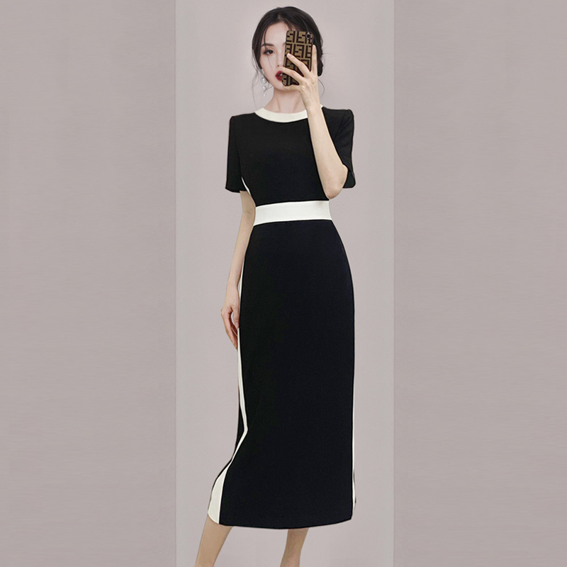 ชุดเดรสยาวสวยๆ สไตล์เกาหลี มีขนาด S M L XL สนใจทักแชท