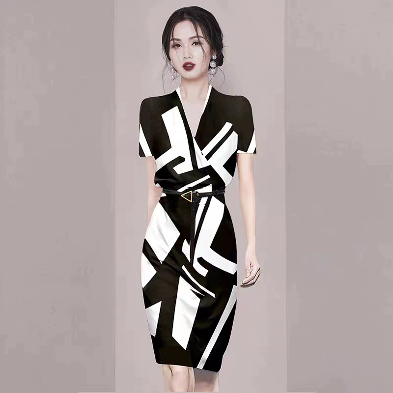 ชุดเดรสยาวสวยๆ ชุดกระโปรงยาว ชุดเดรสยาว ชุดแซกยาว มีขนาด S M L XL สนใจทักแชท