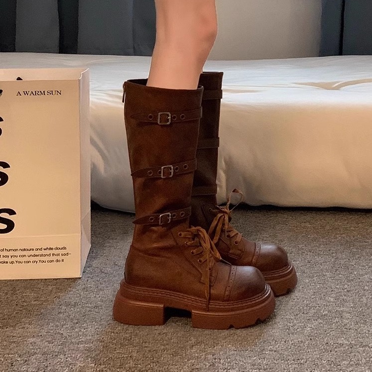 รองเท้าแฟชั่นผู้หญิงส้นเตี้ย ใส่สบาย มีขนาดให้สั่งซื้อ 35 36 37 38 39 40 สนใจทักแชท ฟรีค่าส่ง!