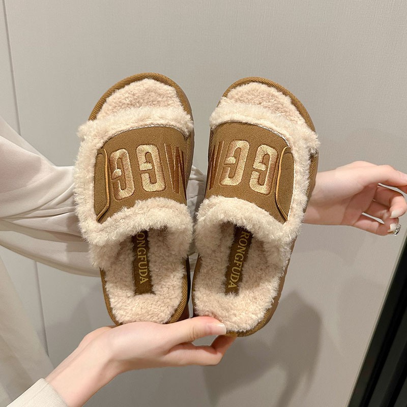 รองเท้าแฟชั่นผู้หญิงส้นเตี้ย ใส่สบาย มีขนาดให้สั่งซื้อ 35 36 37 38 39 40 สนใจทักแชท ฟรีค่าส่ง!