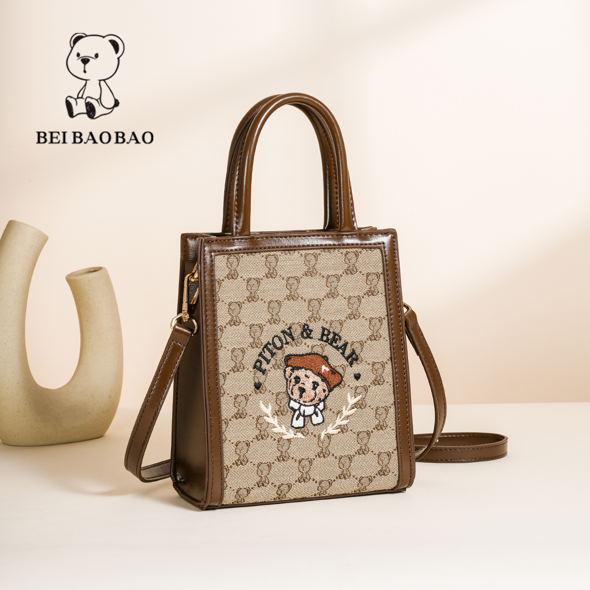 กระเป๋าผู้หญิงสวยๆ กระเป๋าสะพายข้างผู้หญิง กระเป๋าแบรนด์ BEAR BAG กระเป๋าหมีสุดคิ้ว!