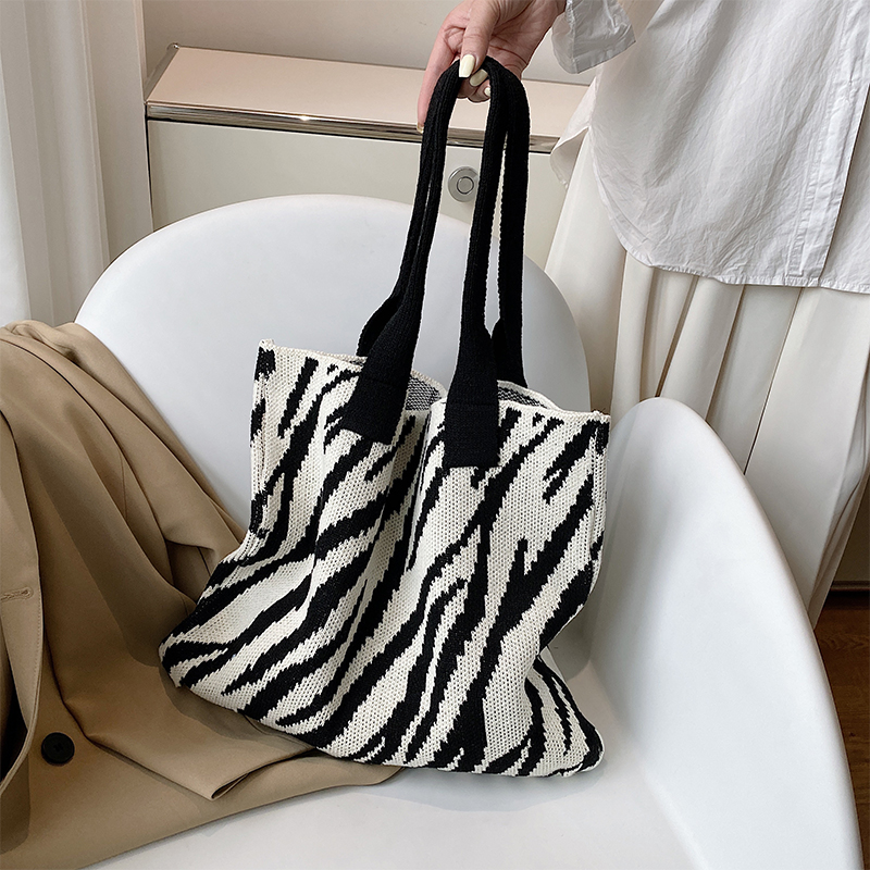 กระเป๋าผู้หญิงสวยๆ กระเป๋าสะพายข้างผู้หญิง กระเป๋าแบรนด์COOL BAG