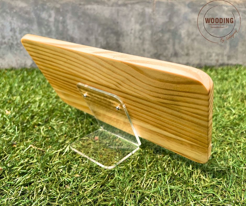 ป้ายสแกนคิวอาร์โค้คไม้สน