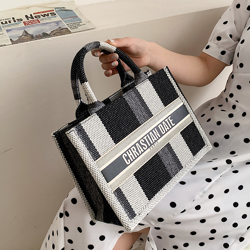 กระเป๋าผู้หญิงสวยๆ กระเป๋าสะพายข้างผู้หญิง กระเป๋าแบรนด์COOL BAG