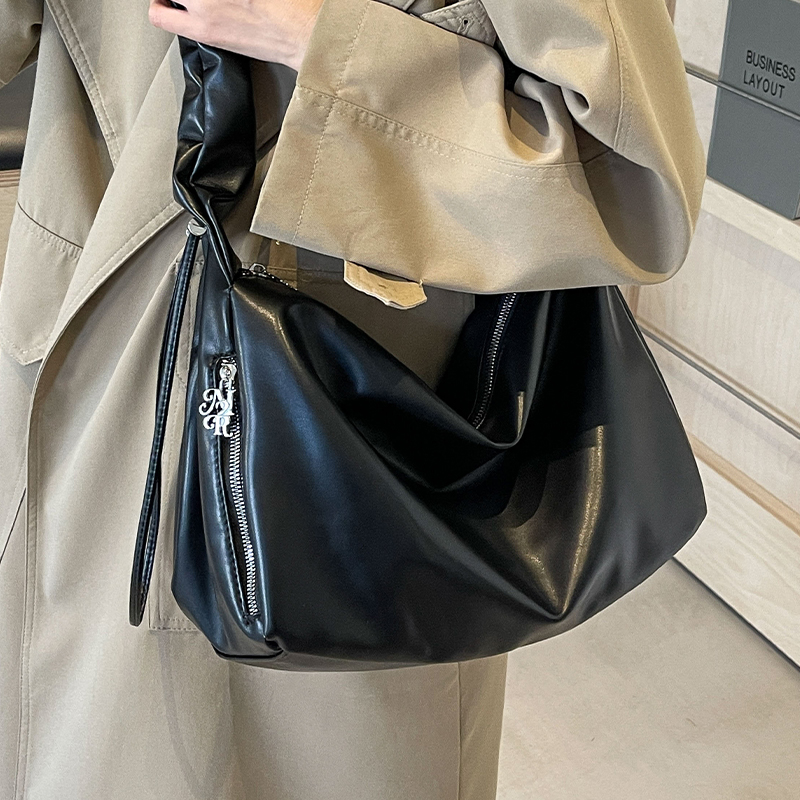 กระเป๋าผู้หญิงสวยๆ กระเป๋าสะพายข้างผู้หญิง กระเป๋าแบรนด์COOL BAG