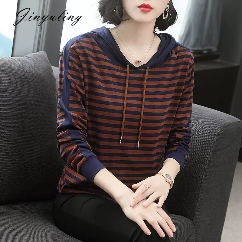 เสื้อยืดแขนยาว มีฮู้ด มีขนาด S M L XL สนใจทักแชท