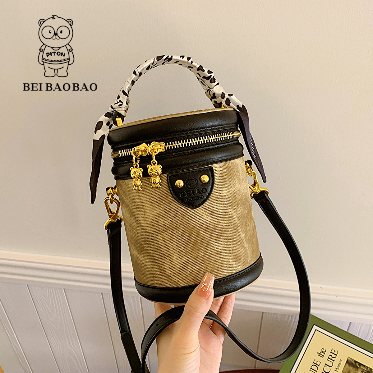 กระเป๋าผู้หญิงสวยๆ กระเป๋าสะพายข้างผู้หญิง กระเป๋าแบรนด์ BEAR BAG กระเป๋าหมีสุดคิ้ว!