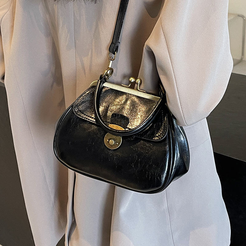 กระเป๋าผู้หญิงสวยๆ กระเป๋าสะพายข้างผู้หญิง กระเป๋าแบรนด์COOL BAG