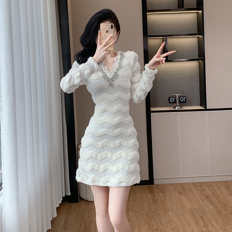 ชุดเดรสยาวสวยๆ สไตล์เกาหลี มีขนาด S M L XL สนใจทักแชท