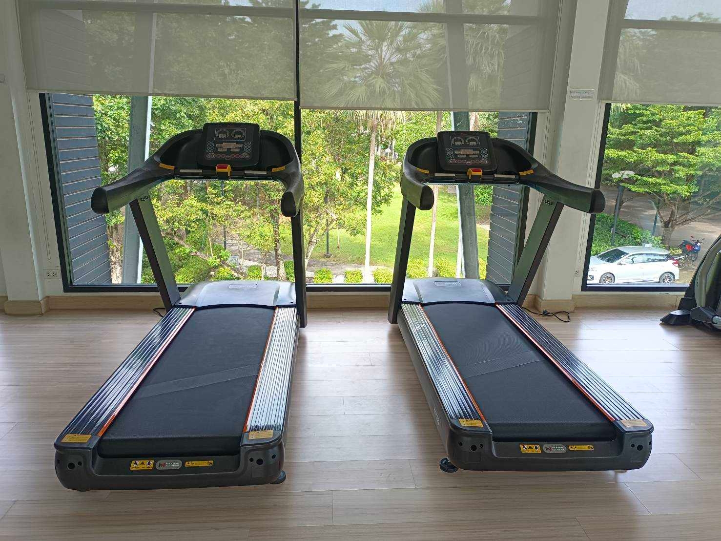 ลู่วิ่งไฟฟ้าเกรดฟิตเนส Maxnum 8800A