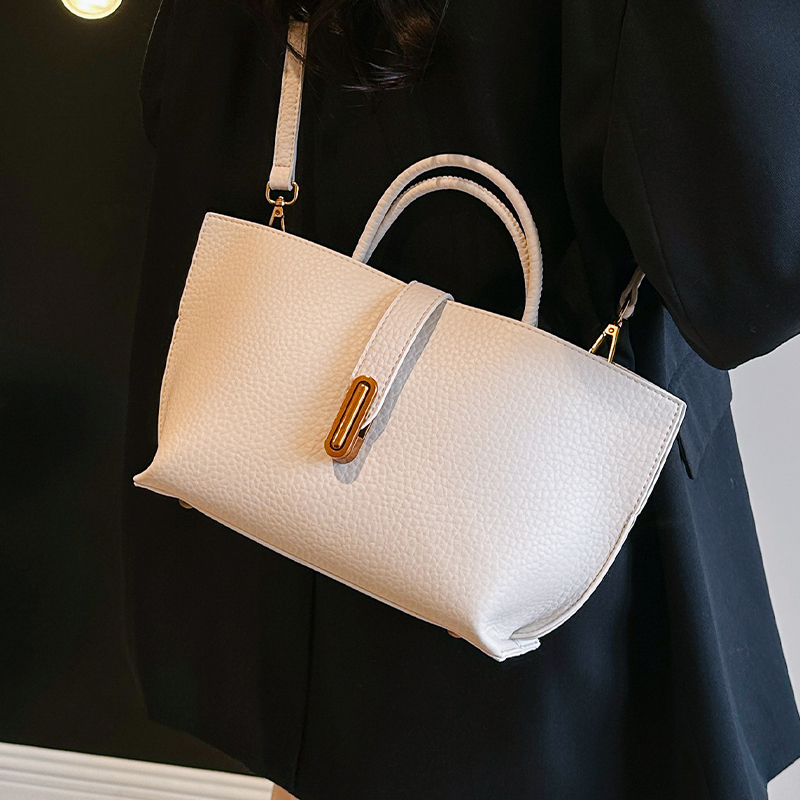 กระเป๋าผู้หญิงสวยๆ กระเป๋าสะพายข้างผู้หญิง กระเป๋าแบรนด์COOL BAG