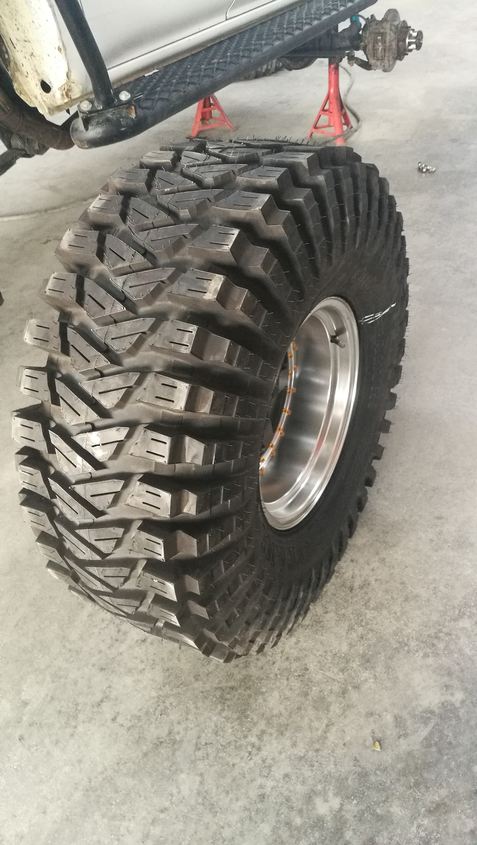 38x13.5 / R16
