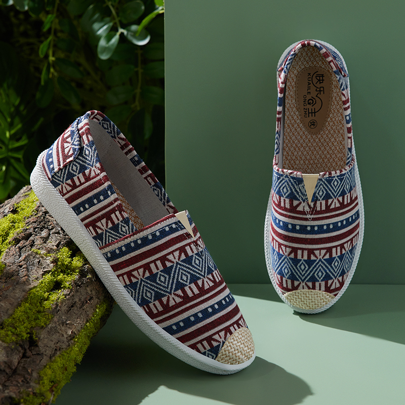 รองเท้าผ้าใบผู้หญิง ใส่สบาย รองเท้าผ้าใบใส่เที่ยวผู้หญิง มีSIZE 35 36 37 38 39 40