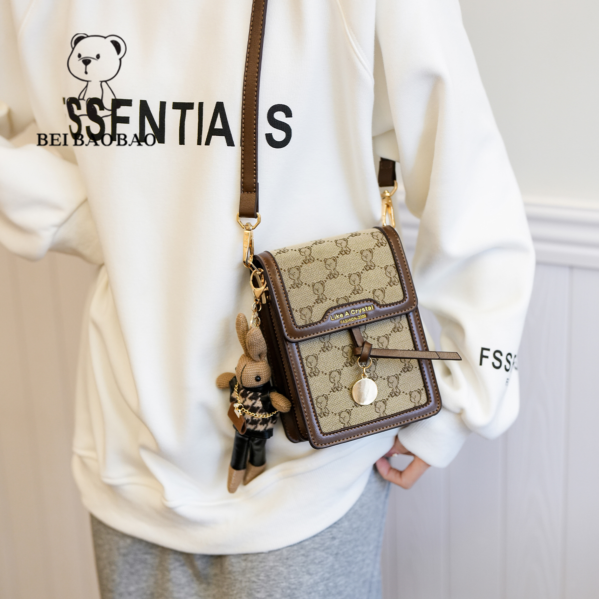 กระเป๋าผู้หญิงสวยๆ กระเป๋าสะพายข้างผู้หญิง กระเป๋าแบรนด์ BEAR BAG กระเป๋าหมีสุดคิ้ว!