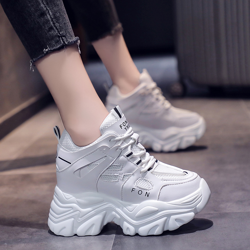 รองเท้าผ้าใบเสริมส้นสูง ไซต์35-39 สนใจทักแชท ฟรีค่าส่ง!