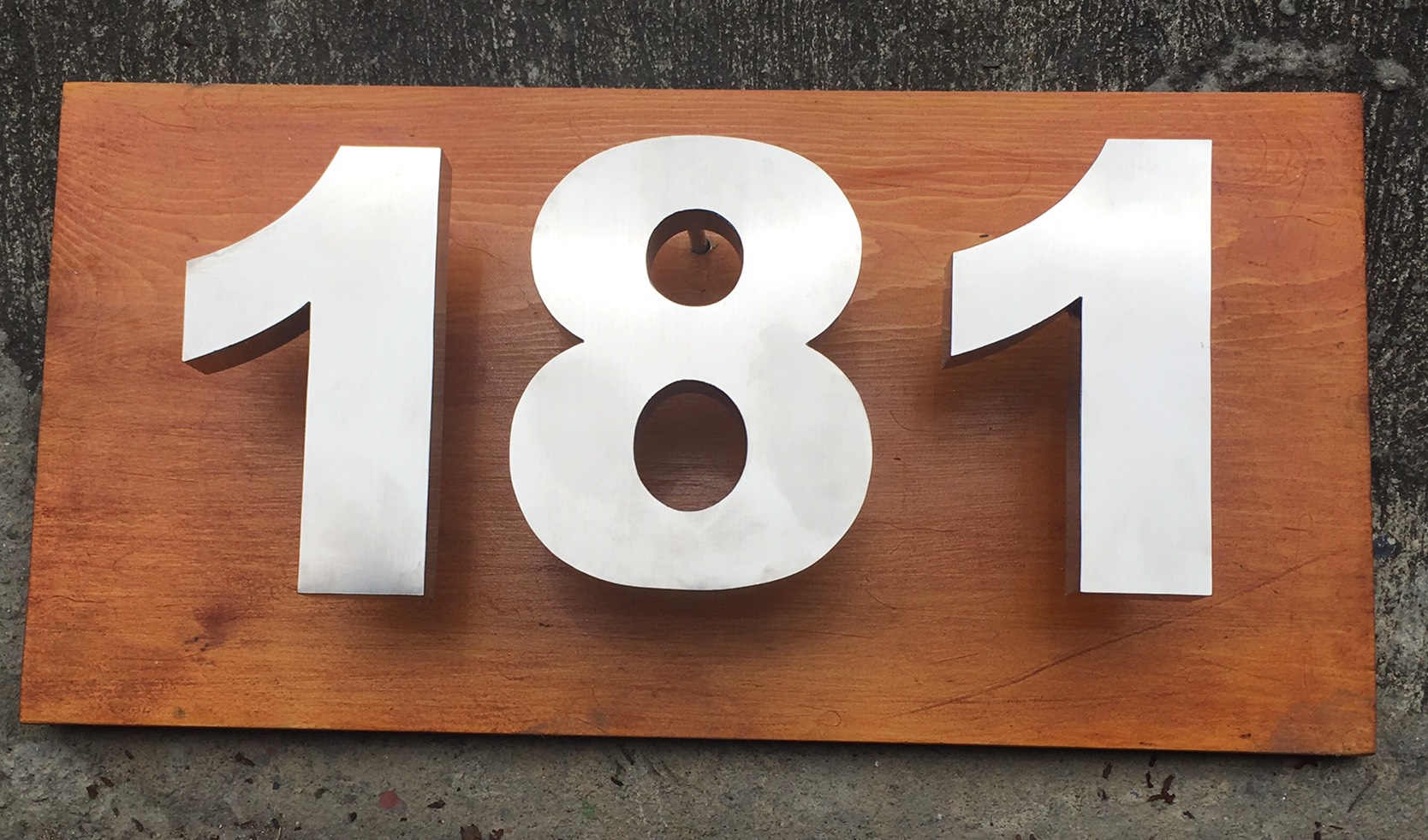 ป้ายบ้านเลขที่ 181
