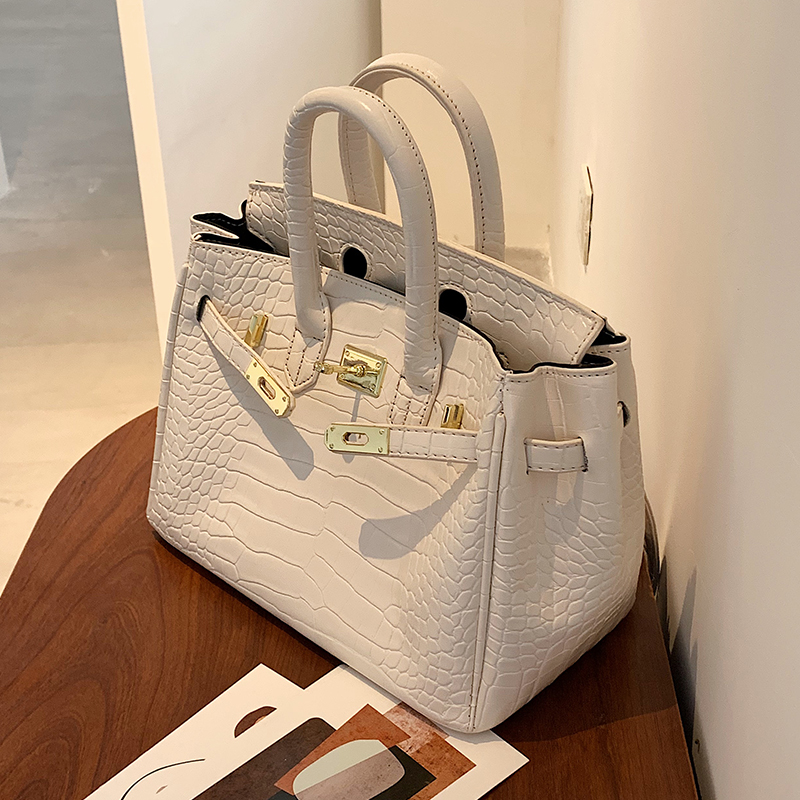 กระเป๋าผู้หญิงสวยๆ กระเป๋าสะพายข้างผู้หญิง กระเป๋าแบรนด์COOL BAG