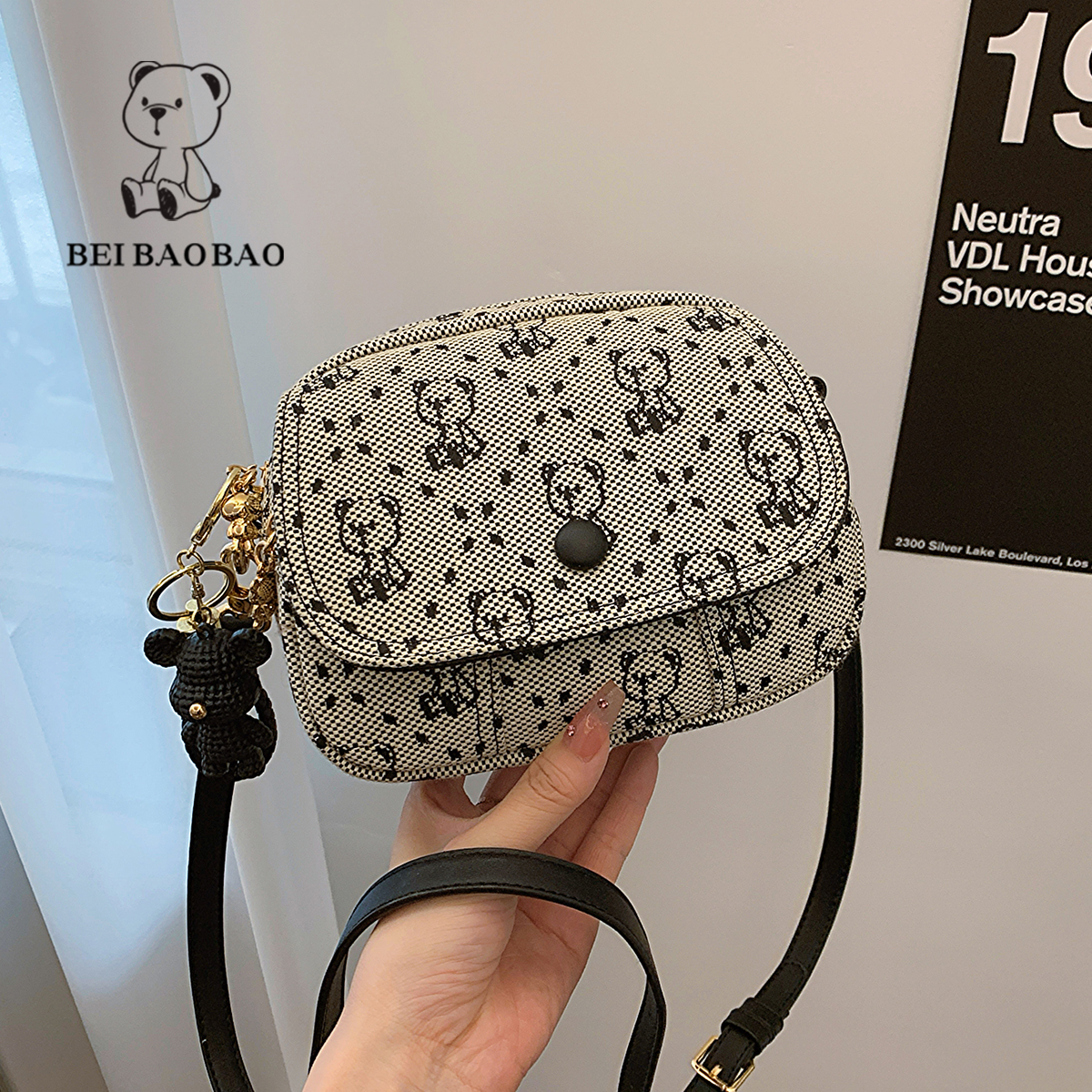 กระเป๋าผู้หญิงสวยๆ กระเป๋าสะพายข้างผู้หญิง กระเป๋าแบรนด์ BEAR BAG กระเป๋าหมีสุดคิ้ว!