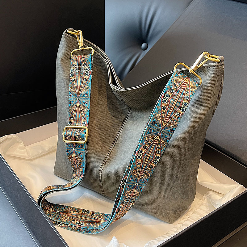 กระเป๋าผู้หญิงสวยๆ กระเป๋าสะพายข้างผู้หญิง กระเป๋าแบรนด์COOL BAG