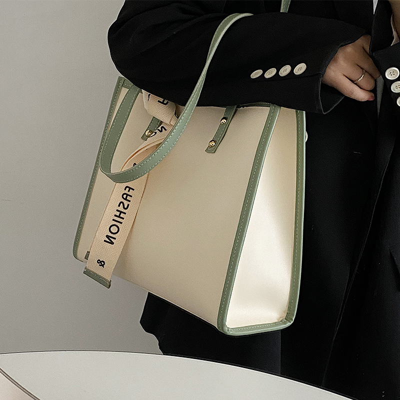 กระเป๋าผู้หญิงสวยๆ กระเป๋าสะพายข้างผู้หญิง กระเป๋าแบรนด์COOL BAG