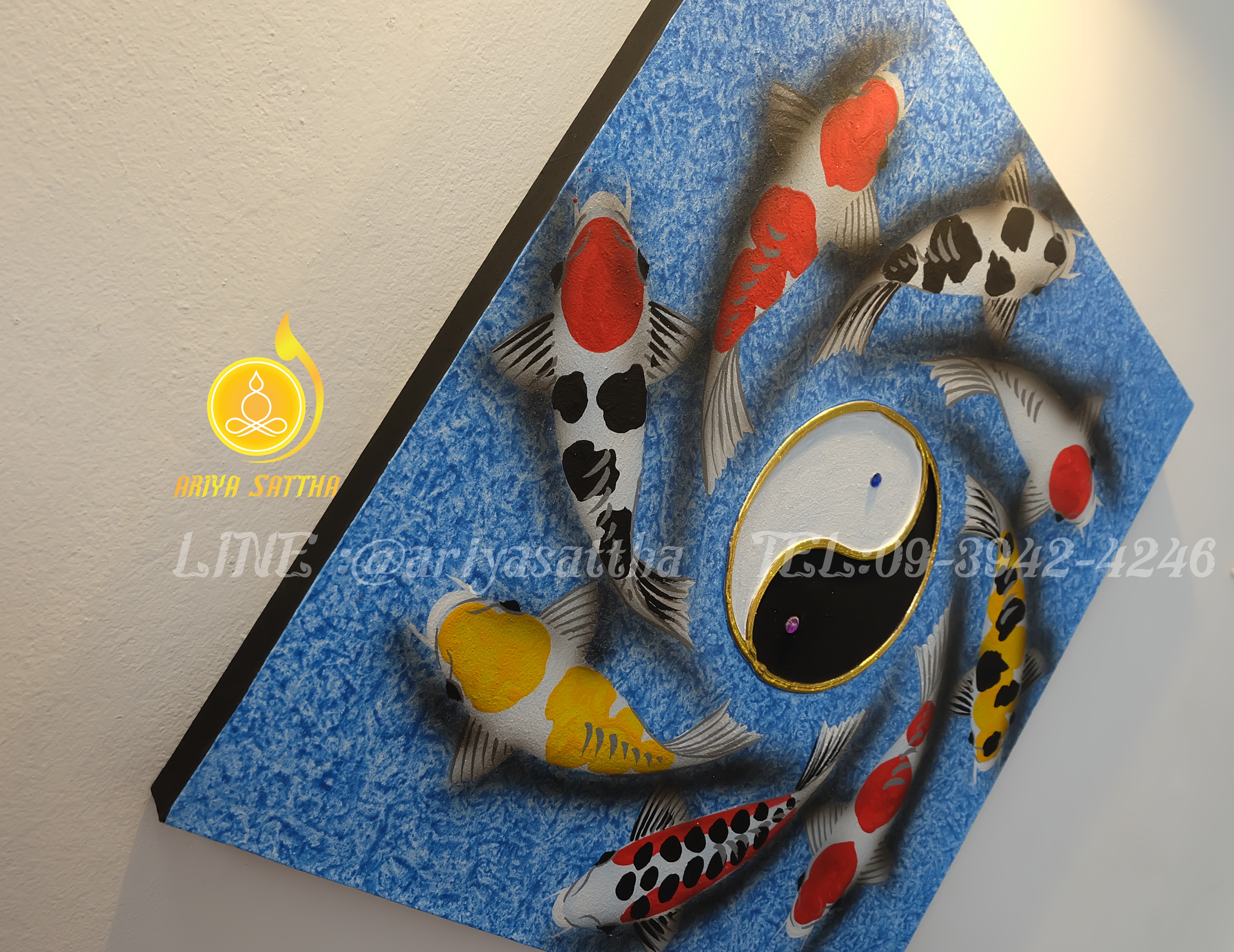 รูปปลาคราฟ ว่ายวน หยินหยาง (เงินทอง สุขภาพ ไหลเวียนดี) ภาพมงคล ขนาด 60x60 cm. ตกแต่งบ้าน ของขวัญขึ้นบ้านใหม่ งาน handmade ภาพวาดปิดทองแต่งผนังบ้าน คอนโด