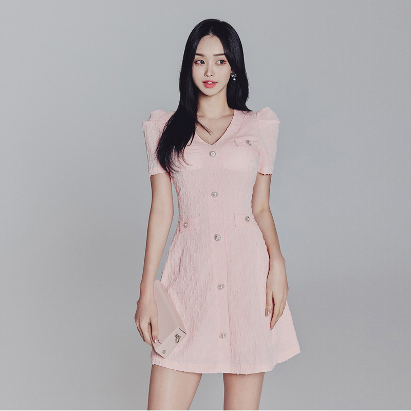 ชุดเดรสยาวสวยๆ สไตล์เกาหลี มีขนาด S M L XL สนใจทักแชท