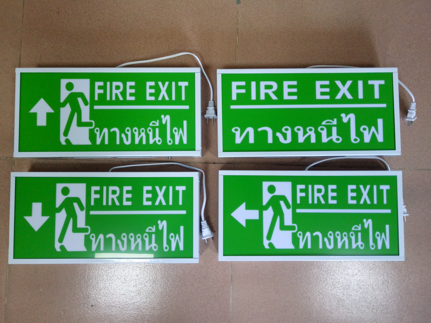 ป้ายกล่องไฟอลูมิเนียม ฐานเหล็ก ป้ายอะคริลิคโปร่งแสง - ป้ายทางหนีไฟ FIRE EXIT
