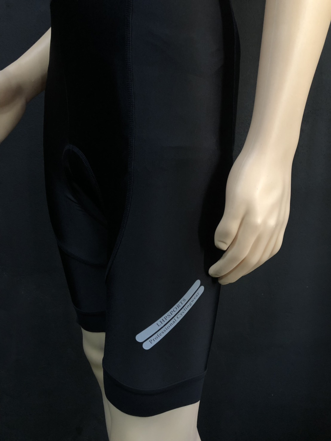 กางเกงปั่นจักรยาน เอี๊ยมขาสั้น เป้าเจล 7D ปลายต่อขาเลเซอร์คัท