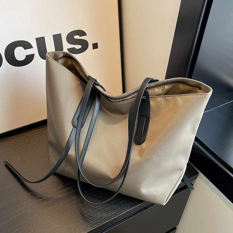 กระเป๋าผู้หญิงสวยๆ กระเป๋าสะพายข้างผู้หญิง กระเป๋าแบรนด์COOL BAG