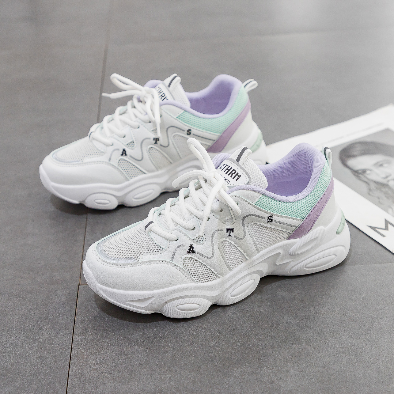 รองเท้าผ้าใบผู้หญิง ใส่สบาย รองเท้าผ้าใบใส่เที่ยวผู้หญิง มีSIZE 35 36 37 38 39 40