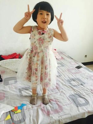 ชุดเดรสสคุณหนู ลายดอกไม้ ผ้า 2 ชั้น แต่งโบว์หลัง