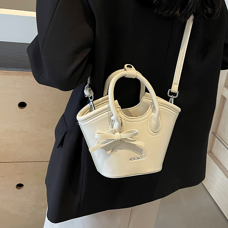กระเป๋าผู้หญิงสวยๆ กระเป๋าสะพายข้างผู้หญิง กระเป๋าแบรนด์COOL BAG