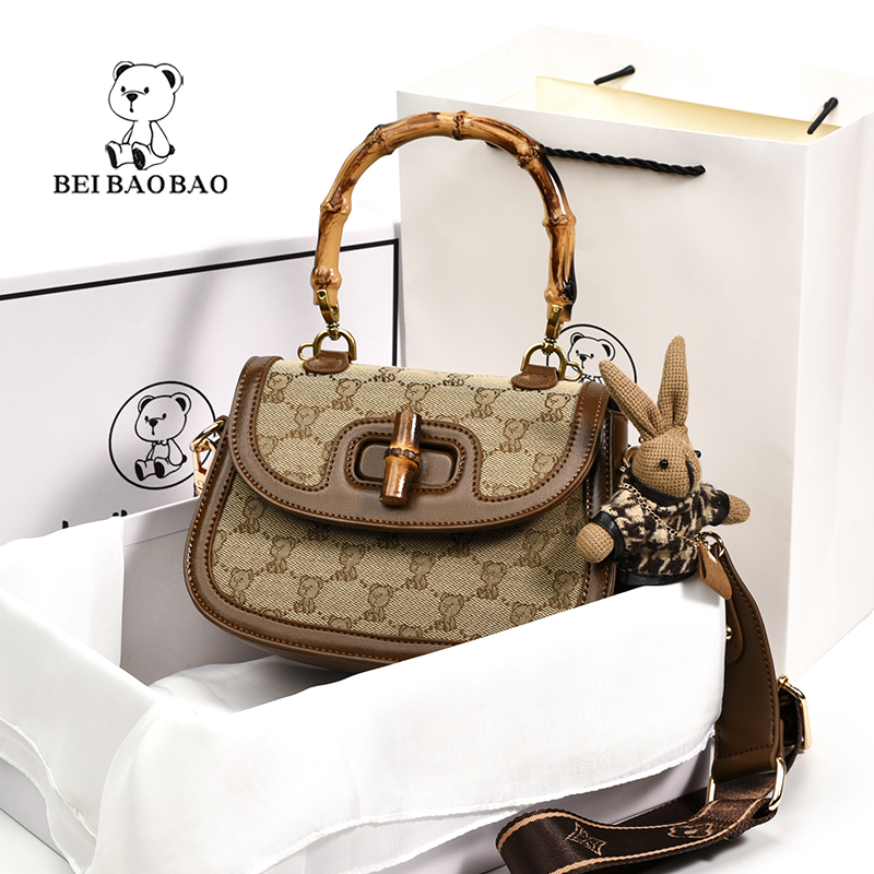 กระเป๋าผู้หญิงสวยๆ กระเป๋าสะพายข้างผู้หญิง กระเป๋าแบรนด์ BEAR BAG กระเป๋าหมีสุดคิ้ว!