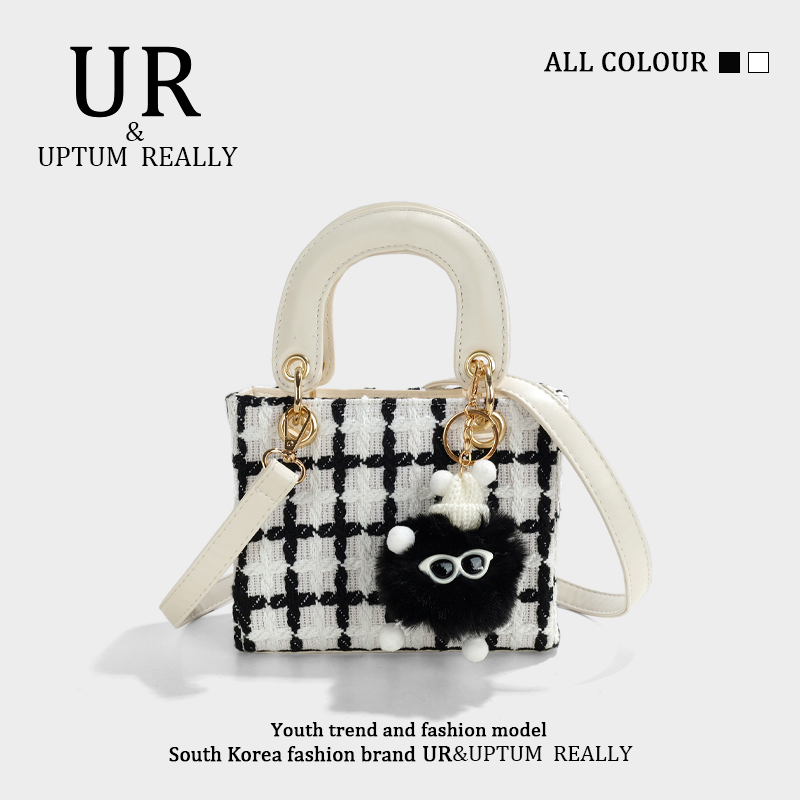 กระเป๋าผู้หญิงสวยๆ กระเป๋าสะพายข้างผู้หญิง กระเป๋าแบรนด์ BEAR BAG กระเป๋าหมีสุดคิ้ว!