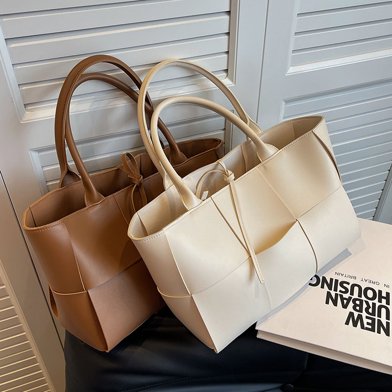 กระเป๋าผู้หญิงสวยๆ กระเป๋าสะพายข้างผู้หญิง กระเป๋าแบรนด์COOL BAG