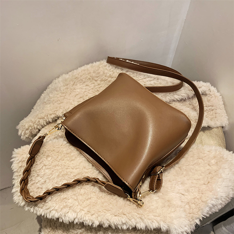 กระเป๋าผู้หญิงสวยๆ กระเป๋าสะพายข้างผู้หญิง กระเป๋าแบรนด์COOL BAG