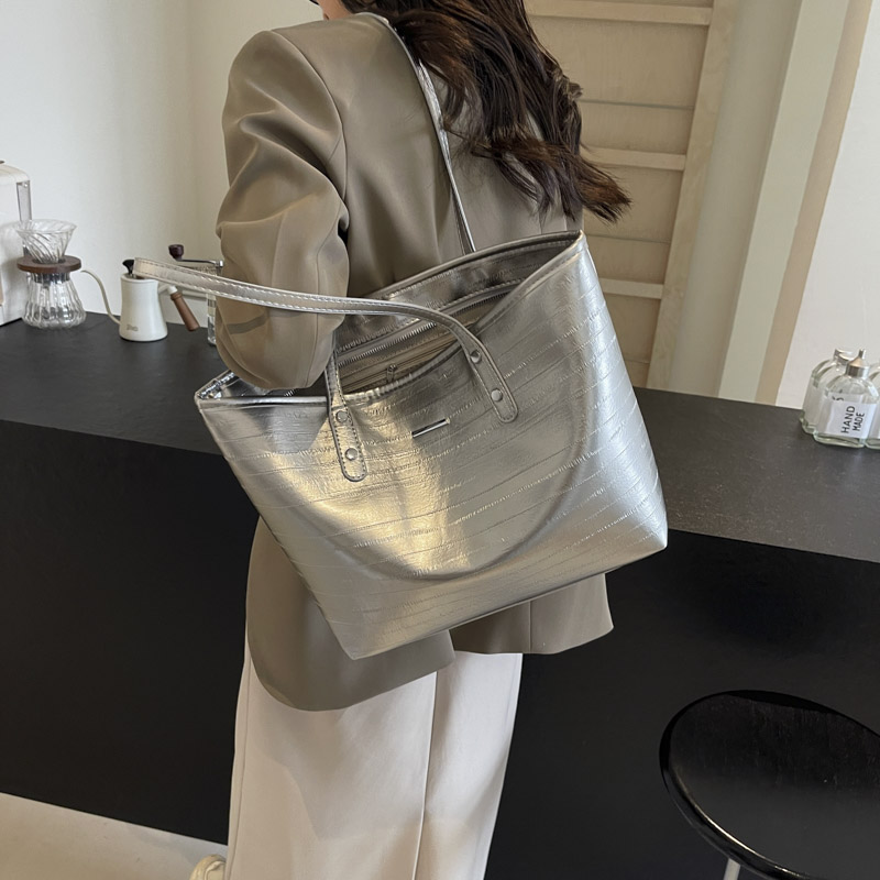 กระเป๋าผู้หญิงสวยๆ กระเป๋าสะพายข้างผู้หญิง กระเป๋าแบรนด์COOL BAG