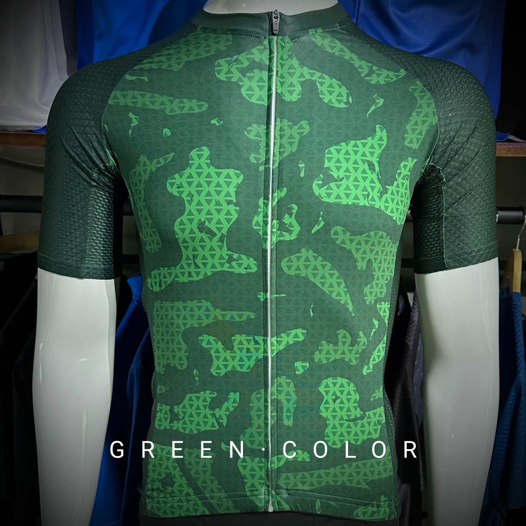 เสื้อปั่นจักรยาน Slim Fit รุ่นสีเขียว