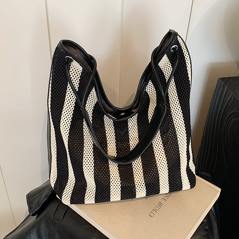 กระเป๋าผู้หญิงสวยๆ กระเป๋าสะพายข้างผู้หญิง กระเป๋าแบรนด์COOL BAG