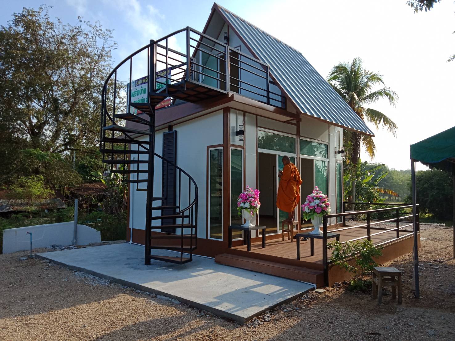 สร้างบ้านน็อคดาวน์ บ้านสำเร็จรูป