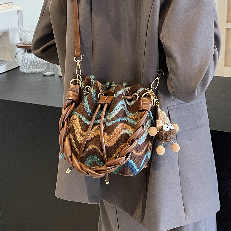กระเป๋าผู้หญิงสวยๆ กระเป๋าสะพายข้างผู้หญิง กระเป๋าแบรนด์COOL BAG