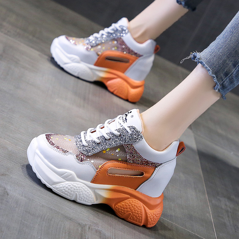 รองเท้าผ้าใบเสริมส้นสูง ไซต์35-39 สนใจทักแชท ฟรีค่าส่ง!