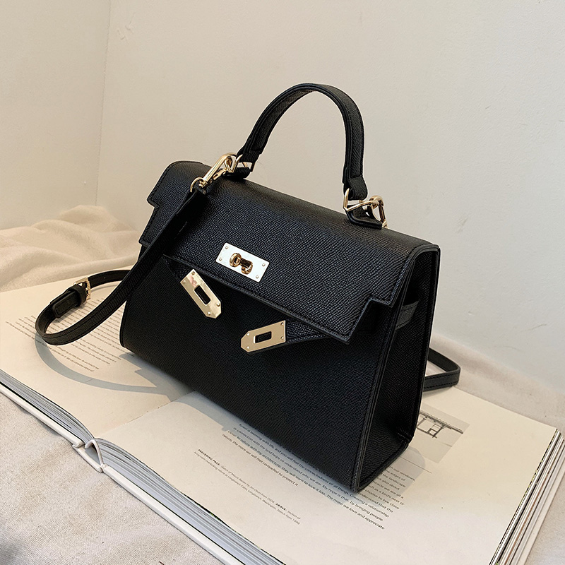 กระเป๋าผู้หญิงสวยๆ กระเป๋าสะพายข้างผู้หญิง กระเป๋าแบรนด์COOL BAG