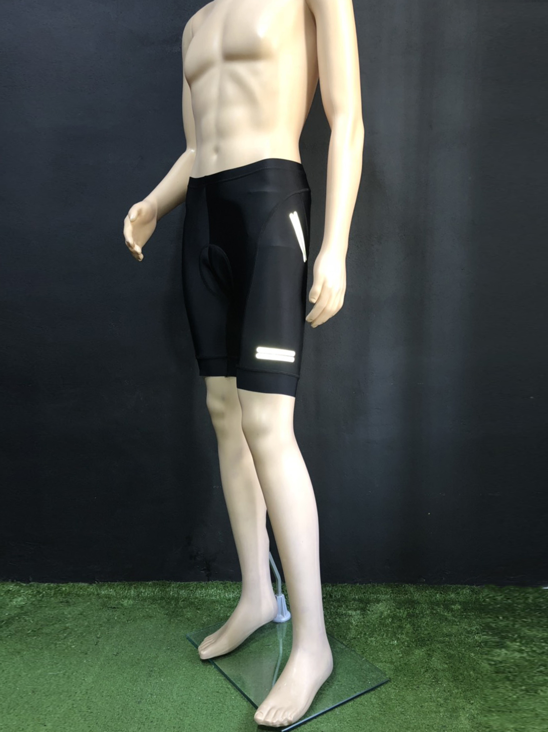 กางเกงปั่นจักรยานขาสั้น ปลายขาต่อเลเซอร์คัท