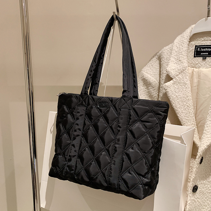 กระเป๋าผู้หญิงสวยๆ กระเป๋าสะพายข้างผู้หญิง กระเป๋าแบรนด์COOL BAG