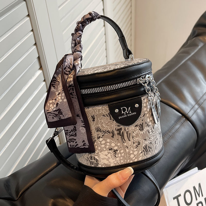 กระเป๋าผู้หญิงสวยๆ กระเป๋าสะพายข้างผู้หญิง กระเป๋าแบรนด์COOL BAG