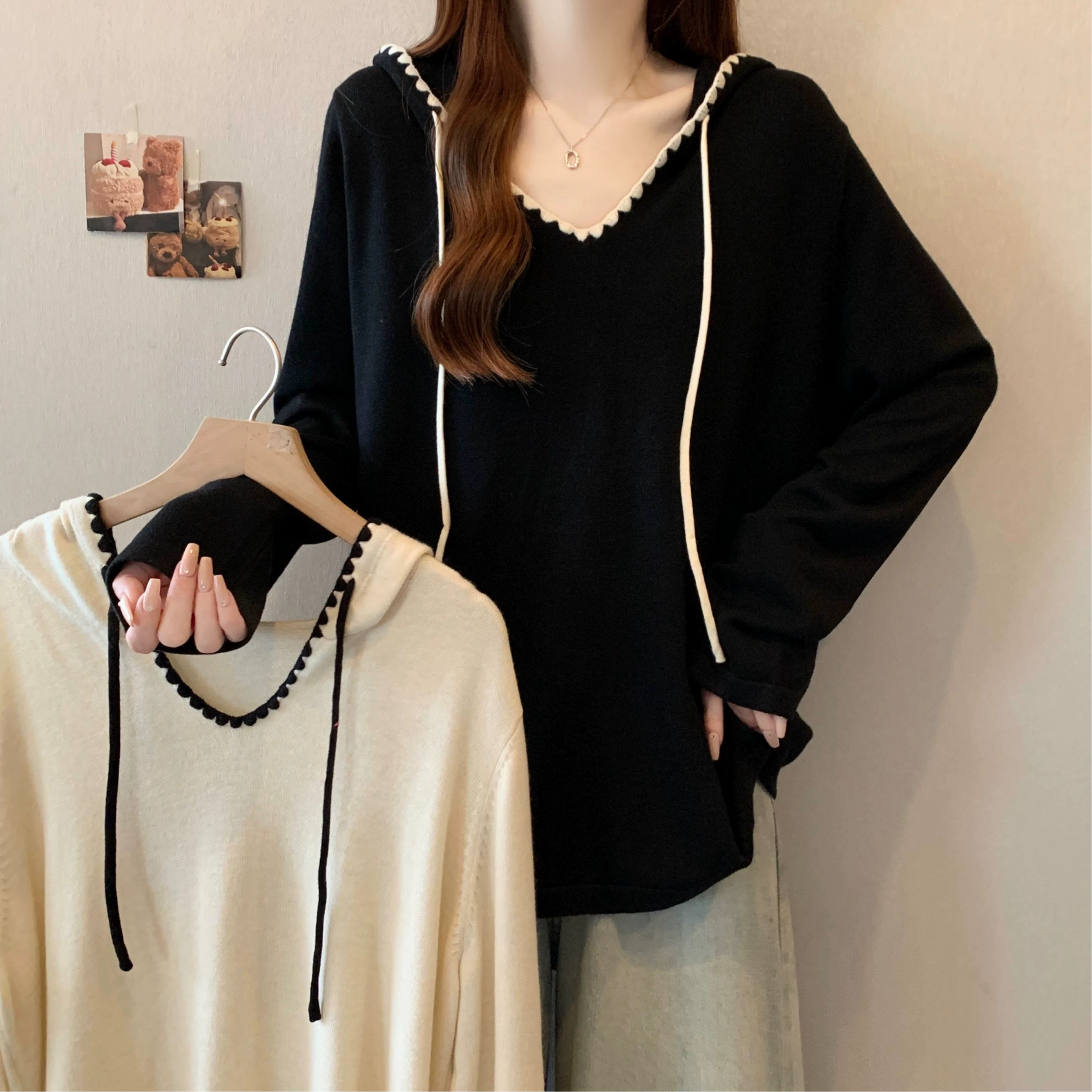 เสื้อยืดแขนยาว มีฮู้ด มีขนาด S M L XL สนใจทักแชท