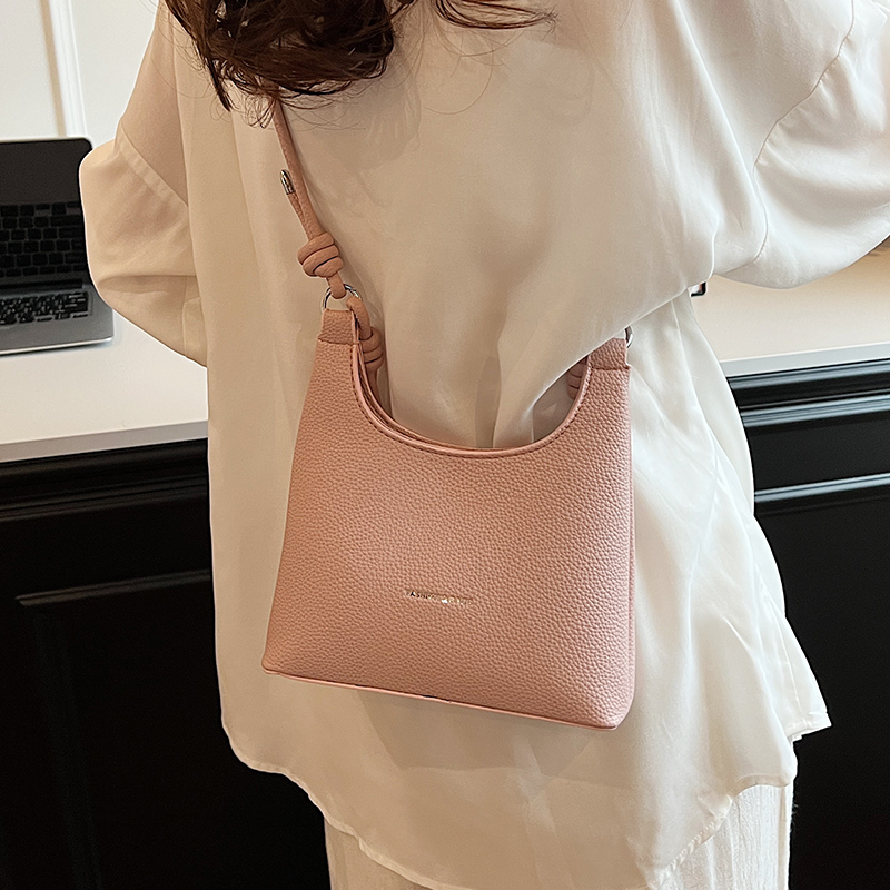 กระเป๋าผู้หญิงสวยๆ กระเป๋าสะพายข้างผู้หญิง กระเป๋าแบรนด์COOL BAG