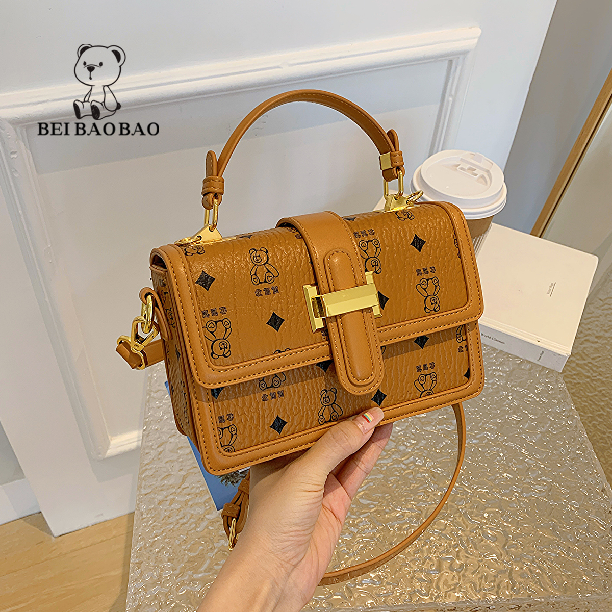 กระเป๋าผู้หญิงสวยๆ กระเป๋าสะพายข้างผู้หญิง กระเป๋าแบรนด์ BEAR BAG กระเป๋าหมีสุดคิ้ว!