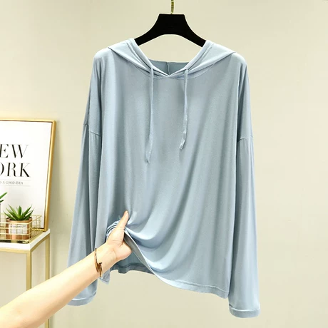 เสื้อยืดแขนยาว มีฮู้ด มีขนาด S M L XL สนใจทักแชท